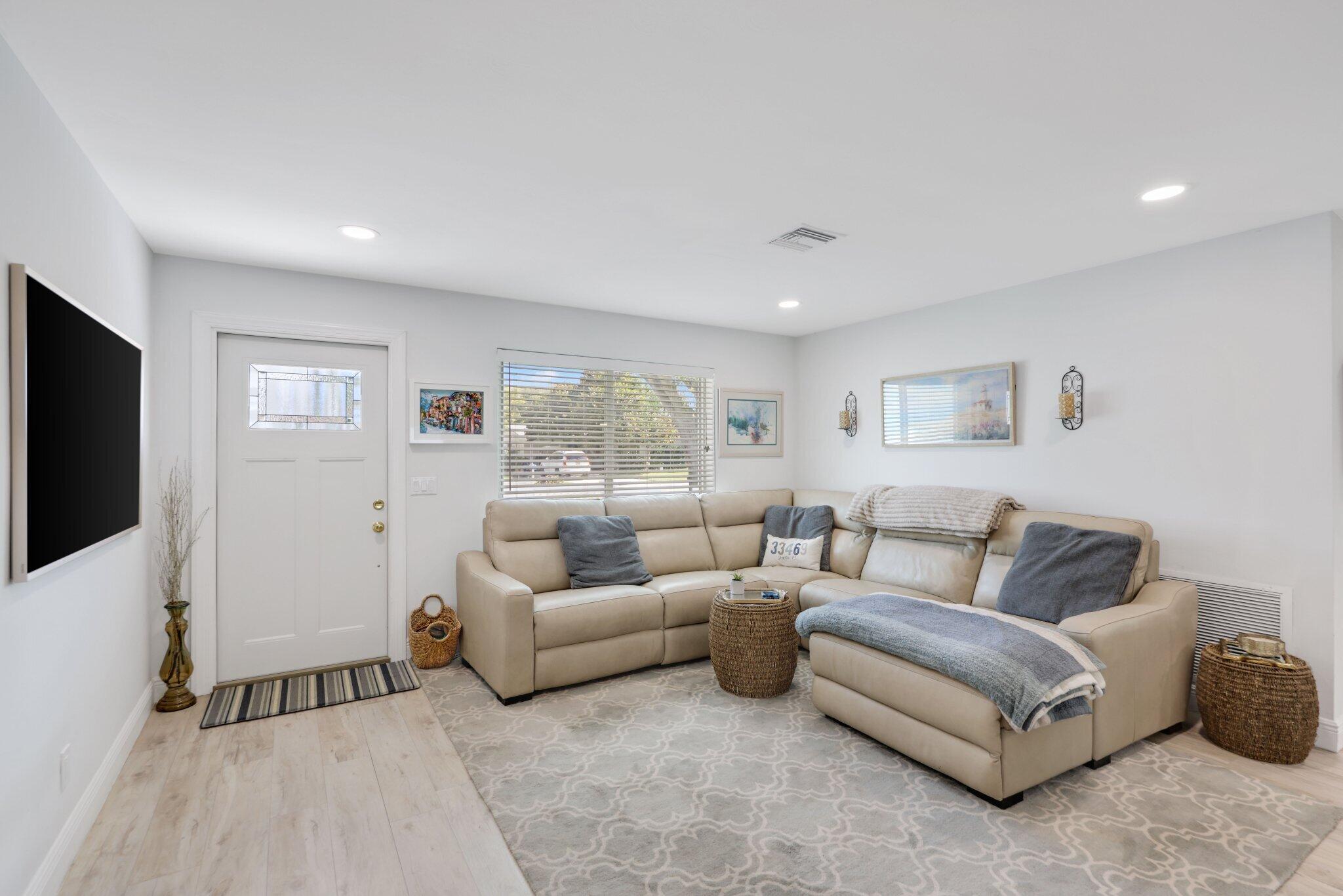 1510 Kingsley Road Jupiter, FL 33469 - Photo 7 of 53 1510 Kingsley Road - 10.jpg-SMALL