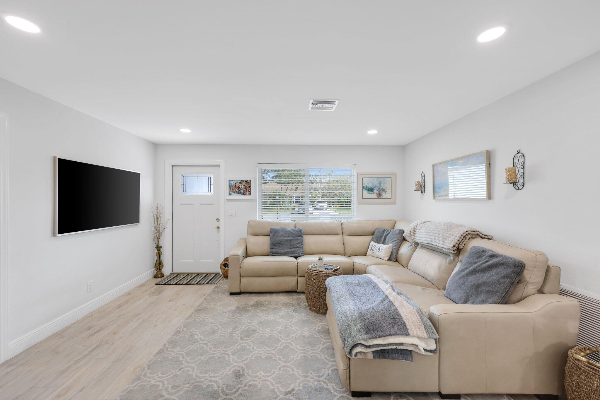 1510 Kingsley Road Jupiter, FL 33469 - Photo 9 of 53 1510 Kingsley Road - 11.jpg-SMALL