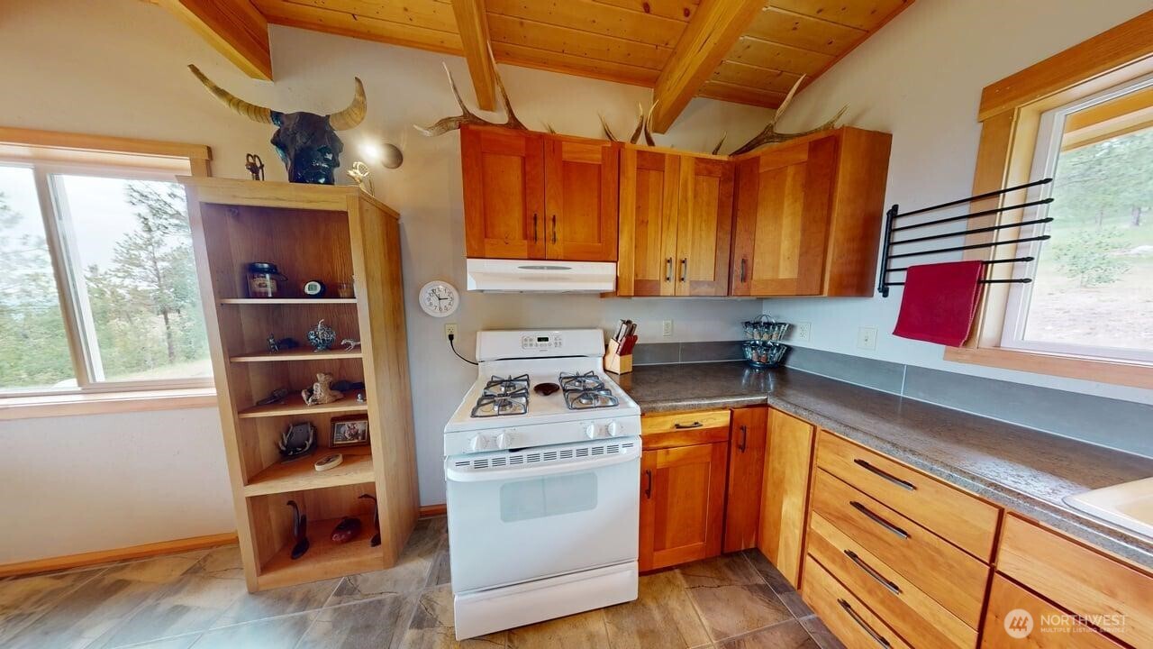 359 Bandtman Road Tonasket, WA 98855 - Photo 15 of 36