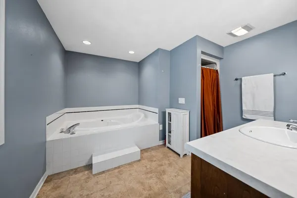 $439,900 | 4401 North Haymeadow Avenue, Appleton, WI 54913