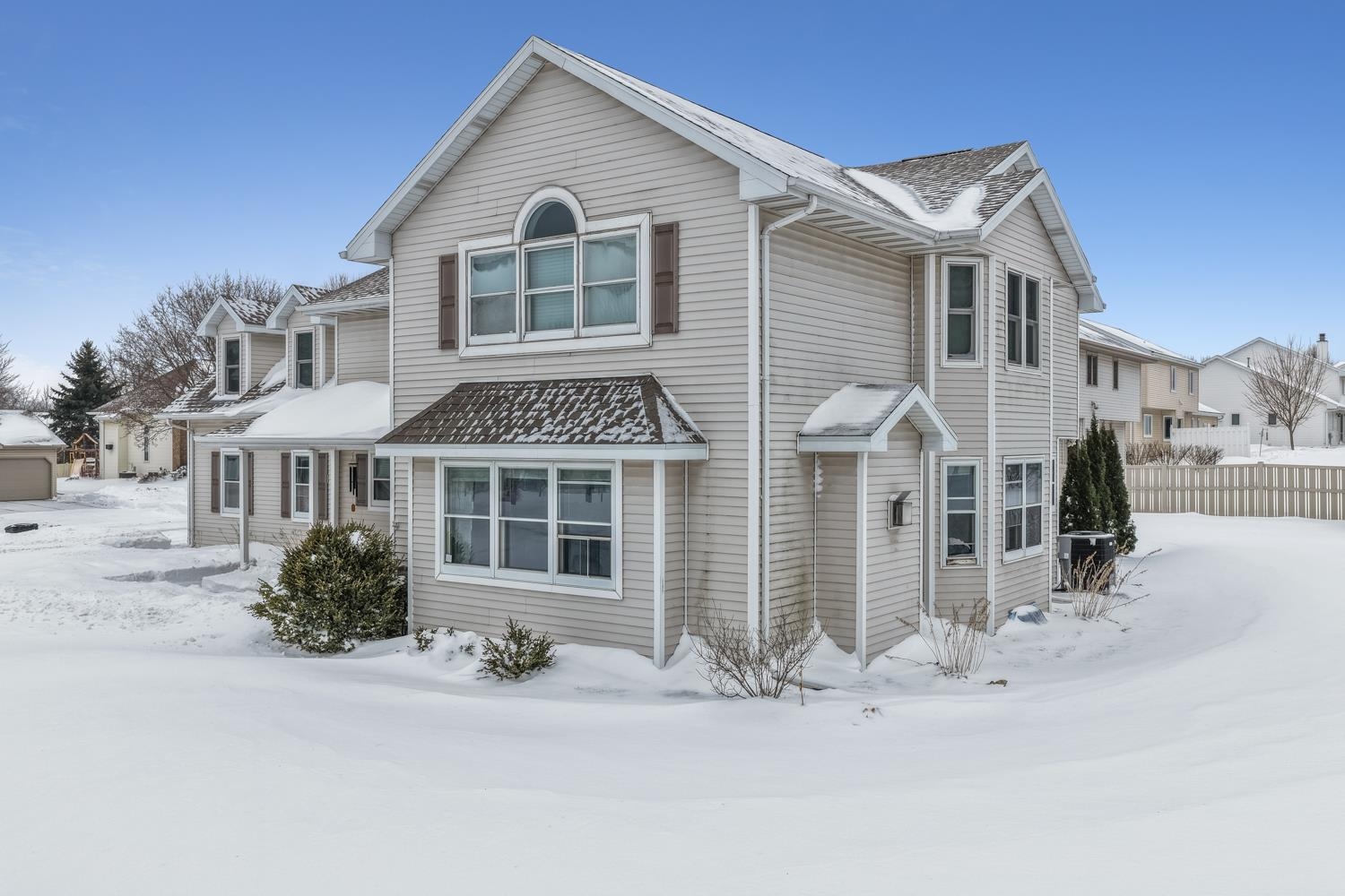 4401 North Haymeadow Avenue Appleton, WI 54913 - Photo 2 of 38