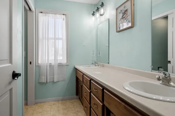 $439,900 | 4401 North Haymeadow Avenue, Appleton, WI 54913