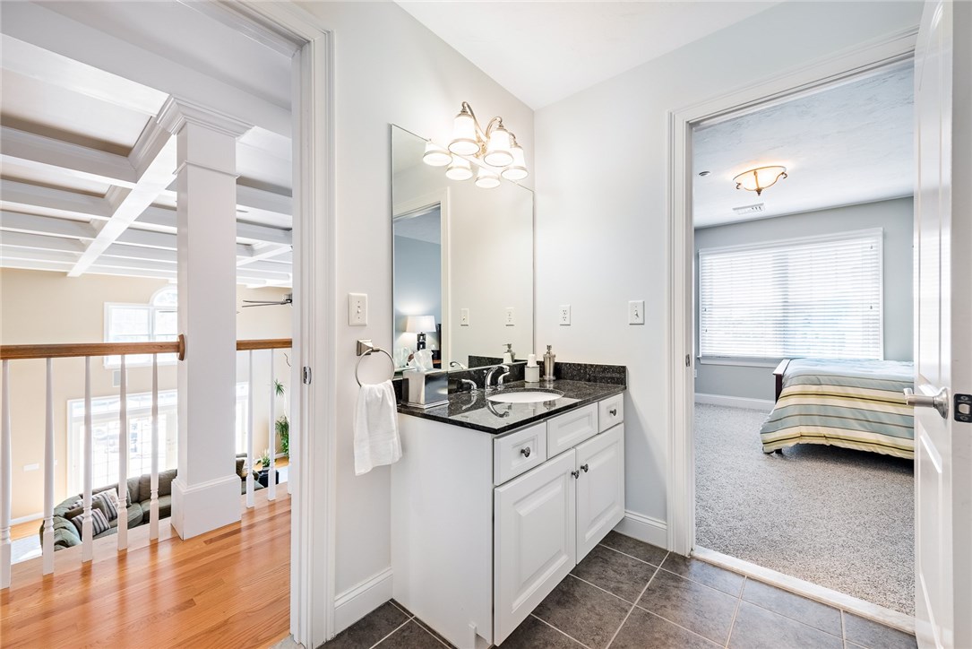194 Touisset Road Warren, RI 02885 - Photo 22 of 40