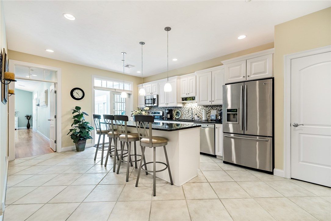 194 Touisset Road Warren, RI 02885 - Photo 31 of 40