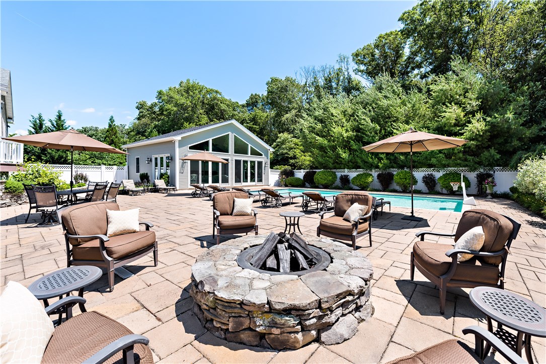 194 Touisset Road Warren, RI 02885 - Photo 7 of 40