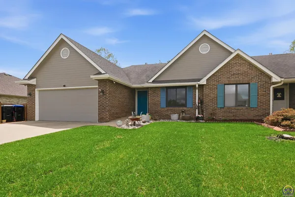 $276,000 | 1711 Southeast 43rd Terrace, Topeka, KS 66609
