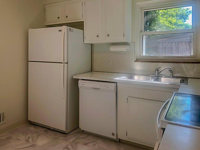 2022 Kentwell Road Columbus, OH 43221 - Photo 12 of 24 Kitchen
