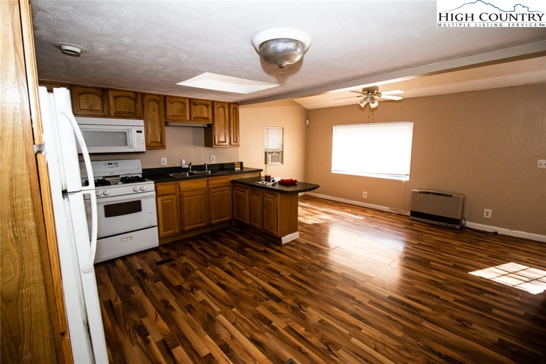 2266 Hubert Taylor Road Mountain City, TN 37683 - Photo 11 of 38 Gallery Image 11