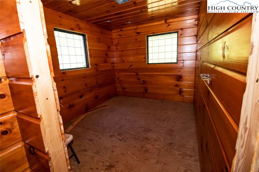 2266 Hubert Taylor Road Mountain City, TN 37683 - Photo 22 of 38 Gallery Image 22