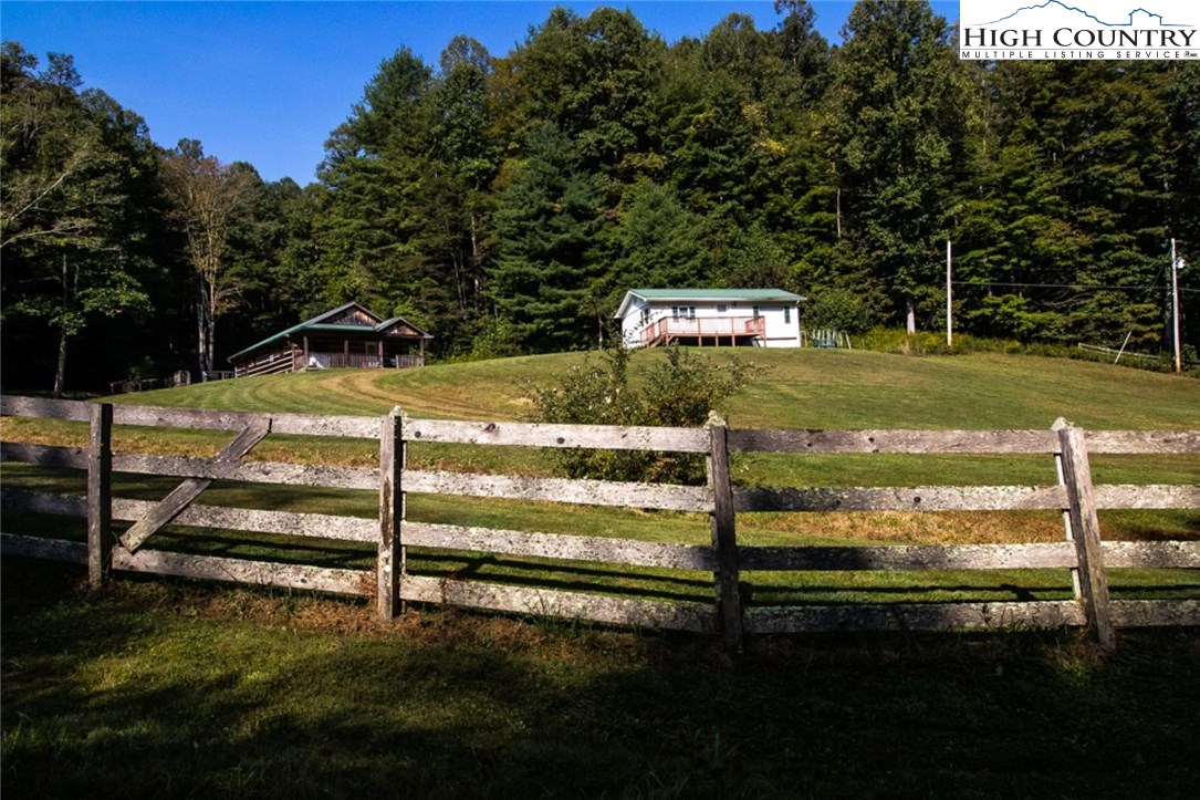 2266 Hubert Taylor Road Mountain City, TN 37683 - Photo 3 of 38 Gallery Image 3