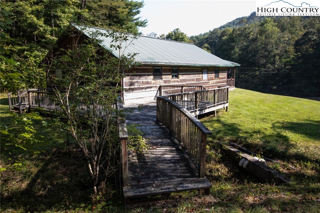 2266 Hubert Taylor Road Mountain City, TN 37683 - Photo 31 of 38 Gallery Image 31