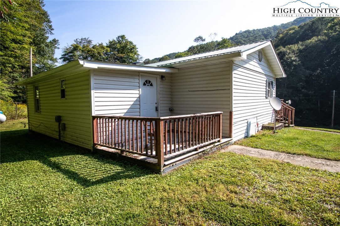 2266 Hubert Taylor Road Mountain City, TN 37683 - Photo 32 of 38 Gallery Image 32