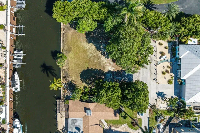 $1,050,000 | 818 Chukker Road, Delray Beach, FL 33483
