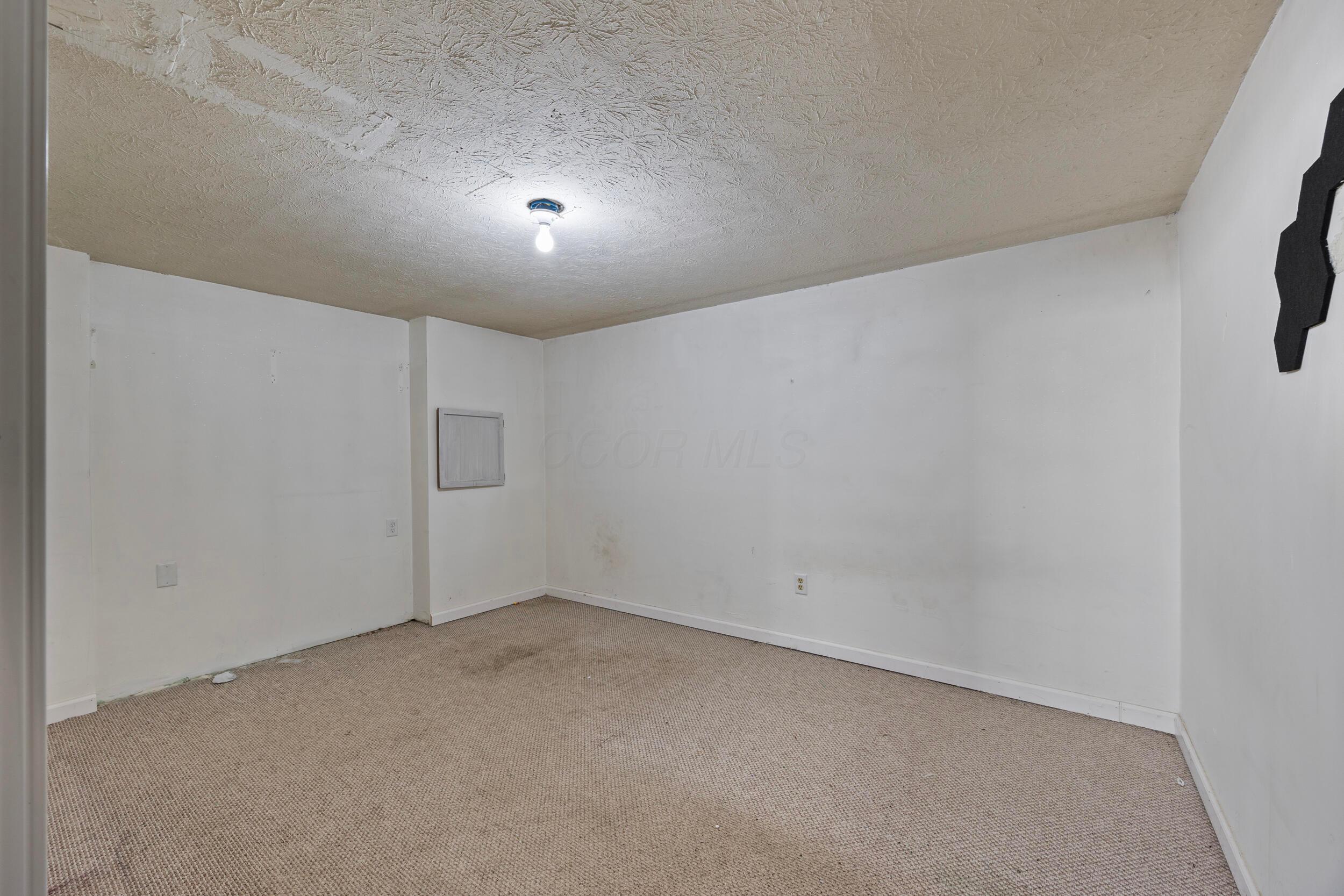 3881 Lexmont Road South Columbus, OH 43228 - Photo 18 of 26 20_4x3a8790