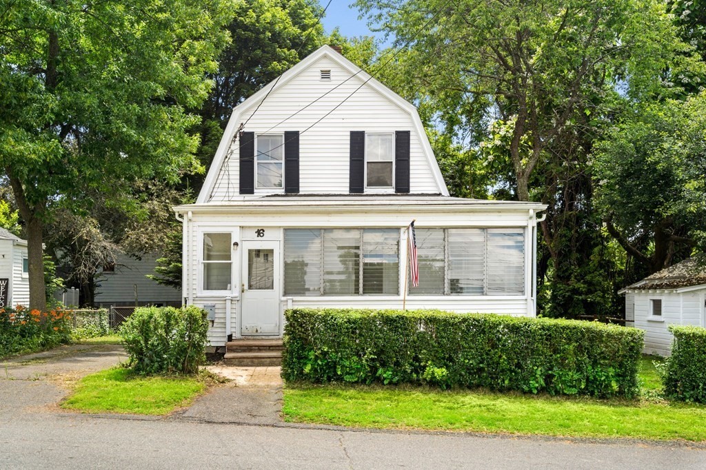 16 Lake Shore Road Lynn, MA 01904 - Photo 1 of 39 Gallery Image 1