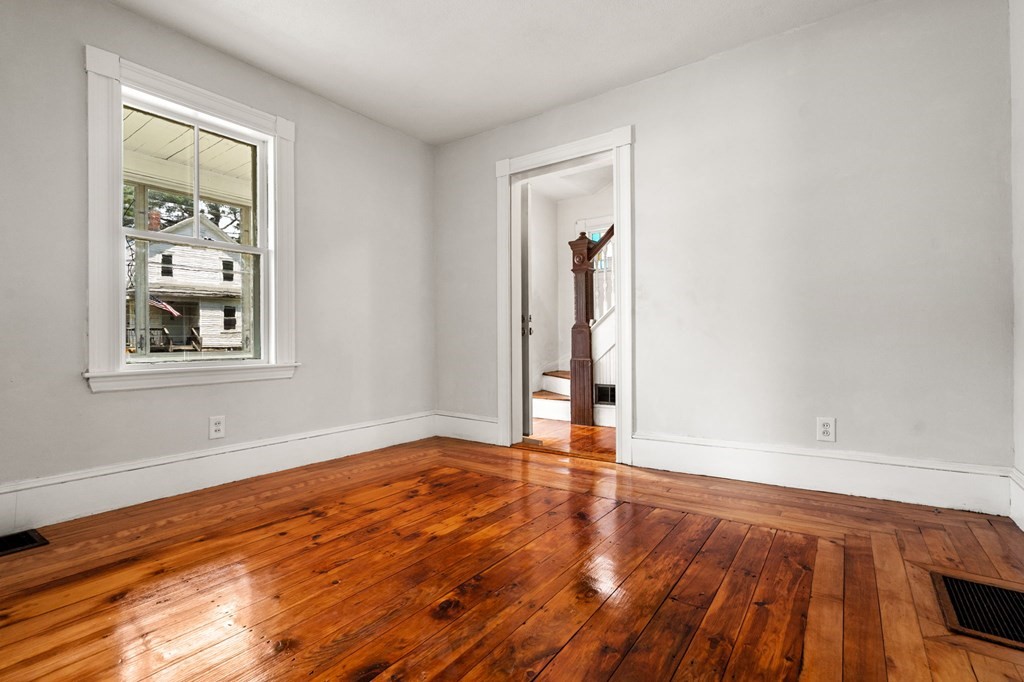 16 Lake Shore Road Lynn, MA 01904 - Photo 11 of 39 Gallery Image 11