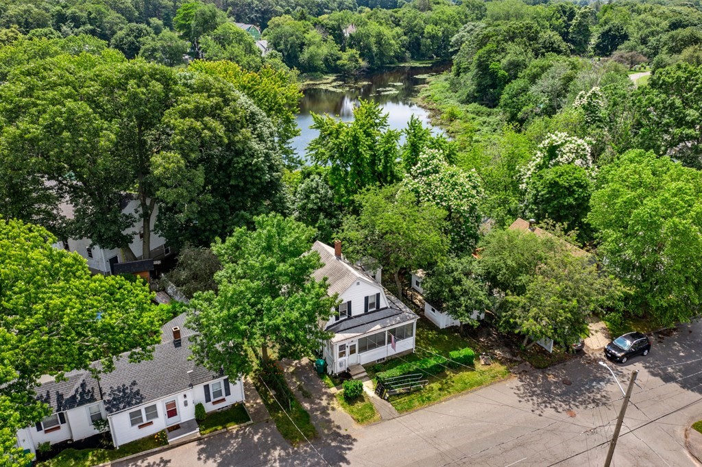 16 Lake Shore Road Lynn, MA 01904 - Photo 4 of 39 Gallery Image 4