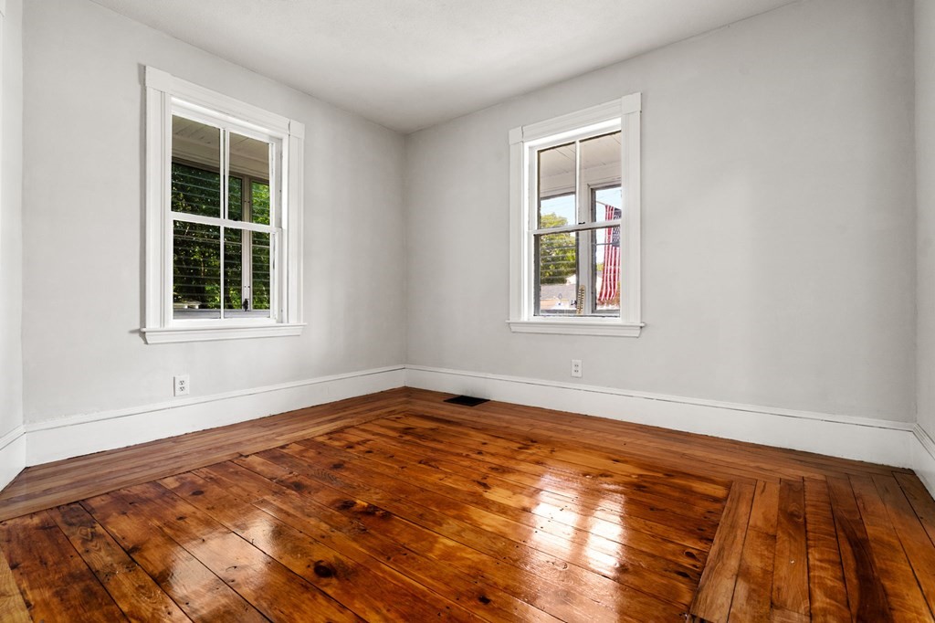 16 Lake Shore Road Lynn, MA 01904 - Photo 10 of 39 Gallery Image 10