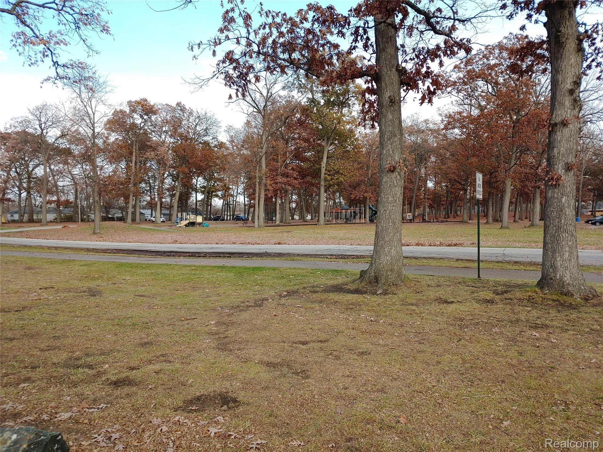 217 Henry Ruff Road Garden City, MI 48135 - Photo 39 of 43 20191125_150308_HDR.jpg