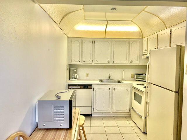 139 Dorset D Boca Raton, FL 33434 - Photo 2 of 21 Kitchen
