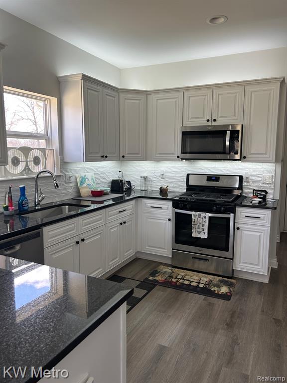 2323 East Maple Road Troy, MI 48083 - Photo 6 of 17
