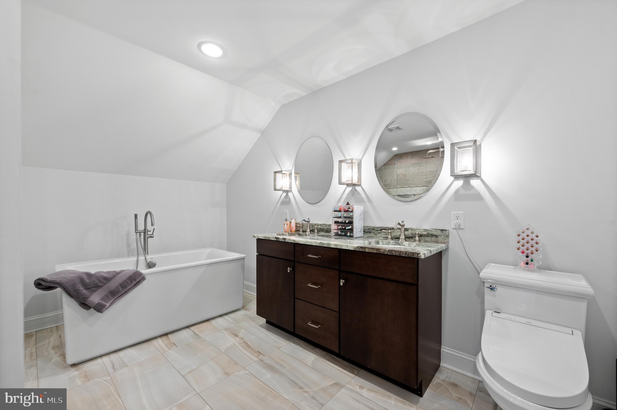 2700 Flowing Springs Road Spring City, PA 19475 - Photo 27 of 44 En suite bath, granite counter