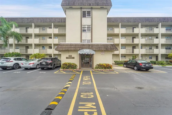 $2,500 | 6200 Northwest 44th Street, Unit 106, Lauderhill, FL 33319