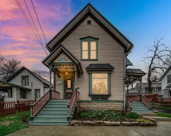 $299,000 | 268 Seneca Street, Elgin, IL 60120