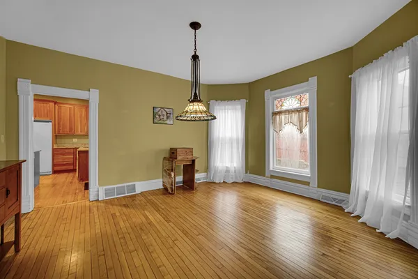 $299,000 | 268 Seneca Street, Elgin, IL 60120