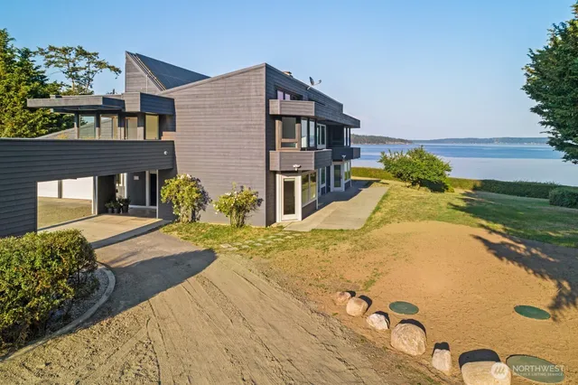 $2,988,880 | 111 Baker Lane, Friday Harbor, WA 98250