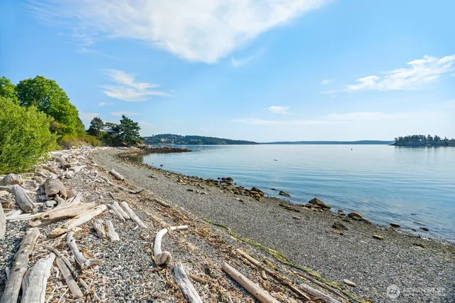 $2,988,880 | 111 Baker Lane, Friday Harbor, WA 98250
