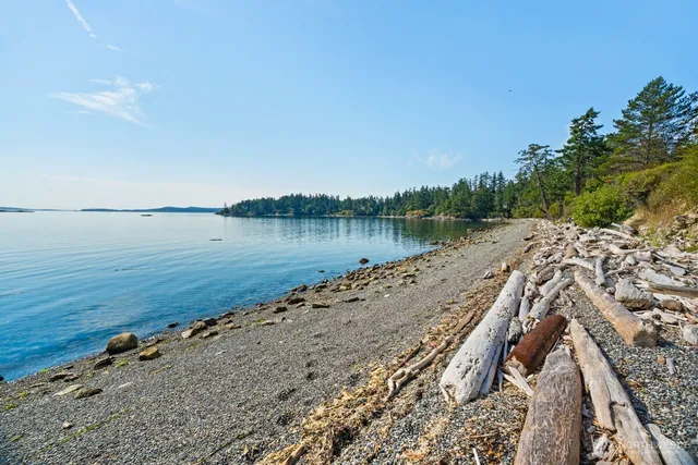 $2,988,880 | 111 Baker Lane, Friday Harbor, WA 98250