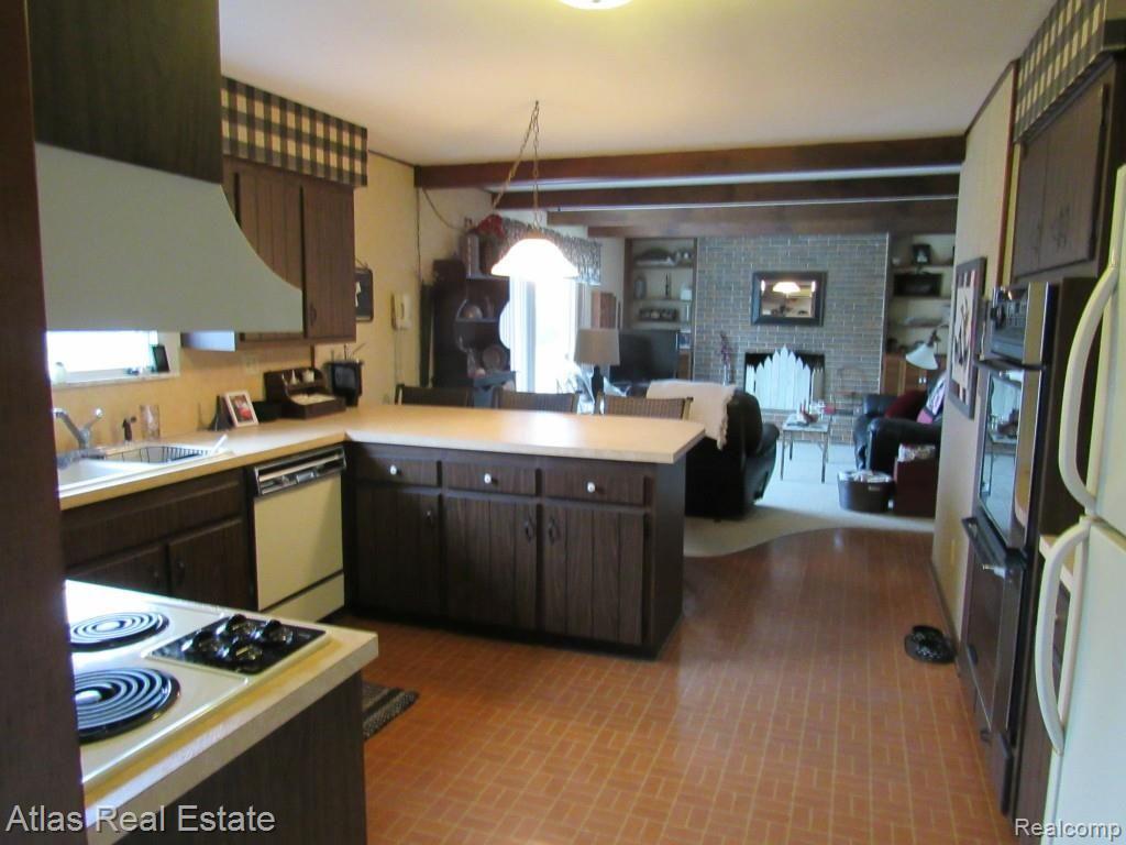 9119 Green Road Goodrich, MI 48438 - Photo 7 of 18 IMG_0470.jpg