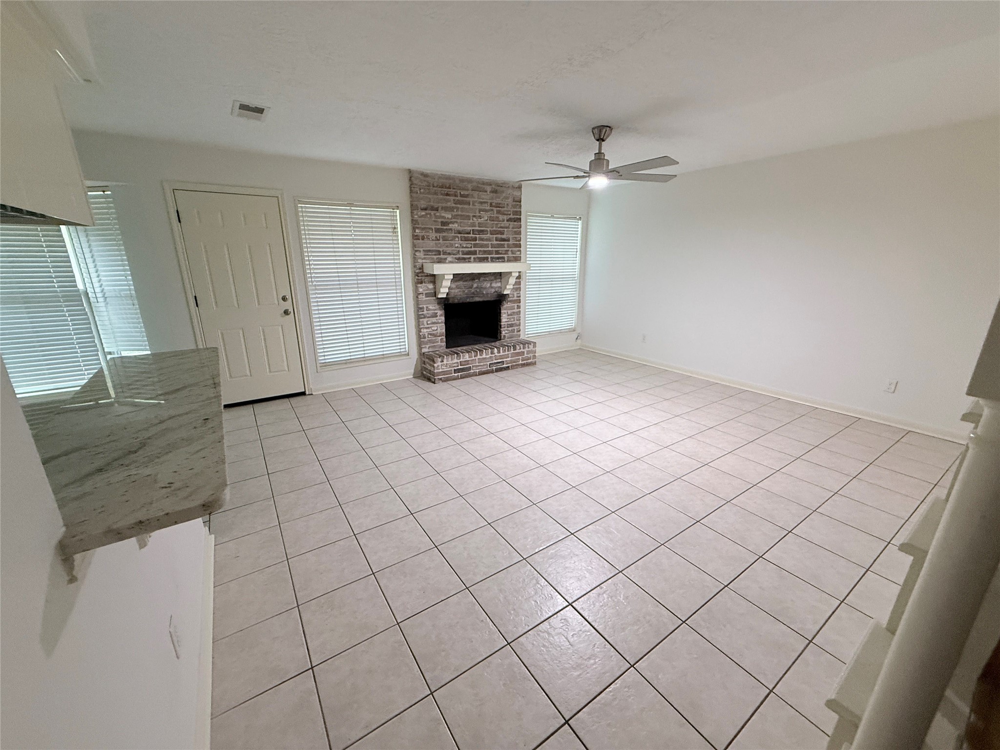 6902 Sandy Knolls Drive Spring, TX 77379 - Photo 16 of 30 full living area