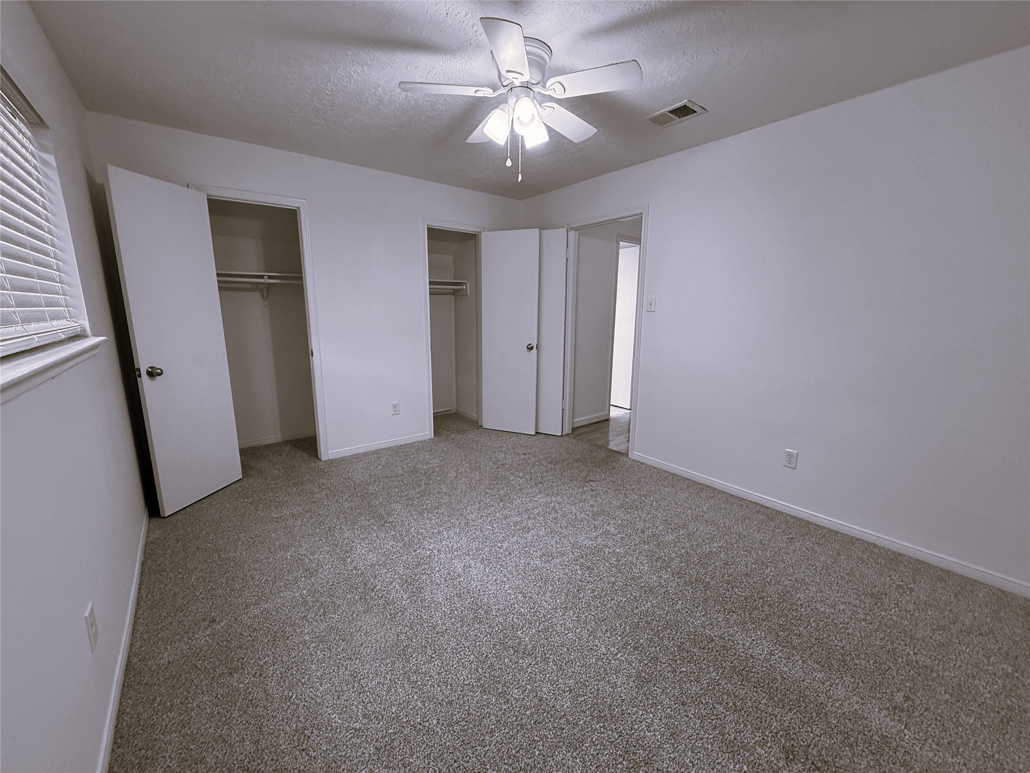 6902 Sandy Knolls Drive Spring, TX 77379 - Photo 19 of 30 first upstairs bedroom showing plenty of closet space