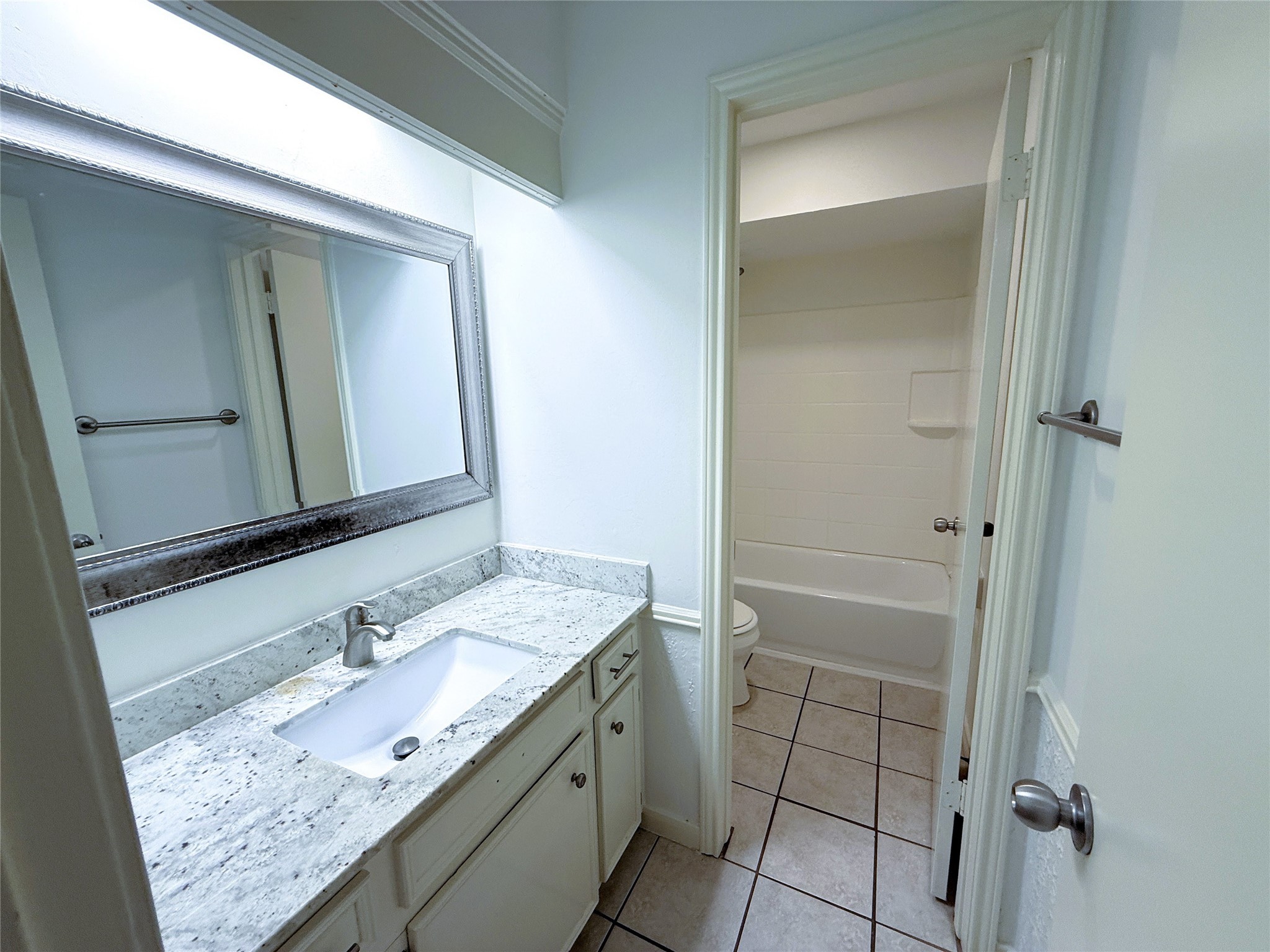 6902 Sandy Knolls Drive Spring, TX 77379 - Photo 21 of 30 full bath upstairs