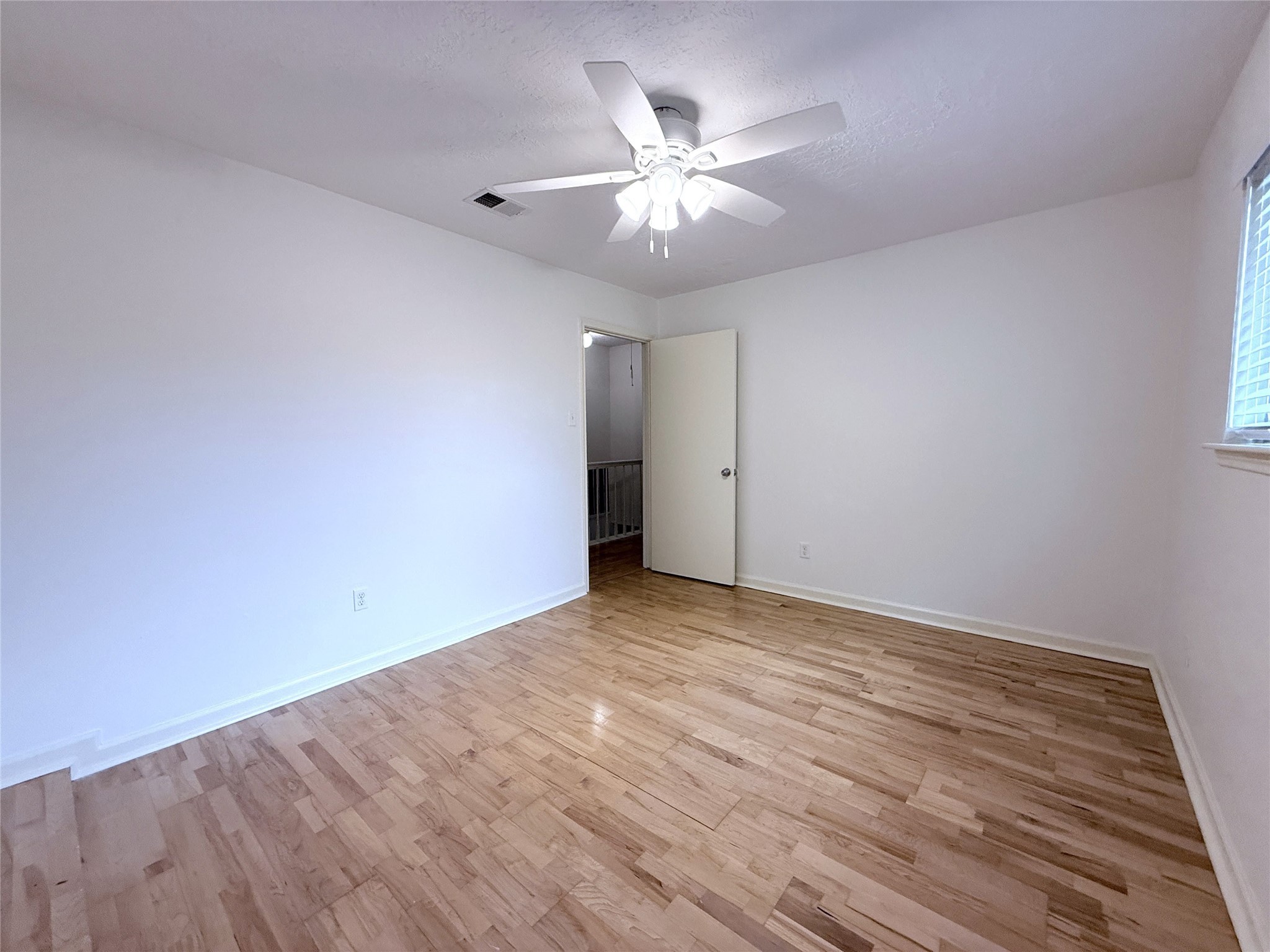6902 Sandy Knolls Drive Spring, TX 77379 - Photo 23 of 30 middle bedroom upstaris