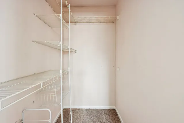 $474,900 | 922 Dearborn Circle, Carol Stream, IL 60188