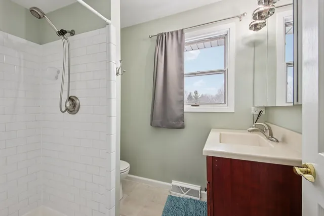 $474,900 | 922 Dearborn Circle, Carol Stream, IL 60188