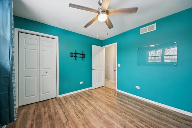 $474,900 | 922 Dearborn Circle, Carol Stream, IL 60188