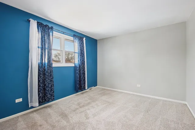 $474,900 | 922 Dearborn Circle, Carol Stream, IL 60188