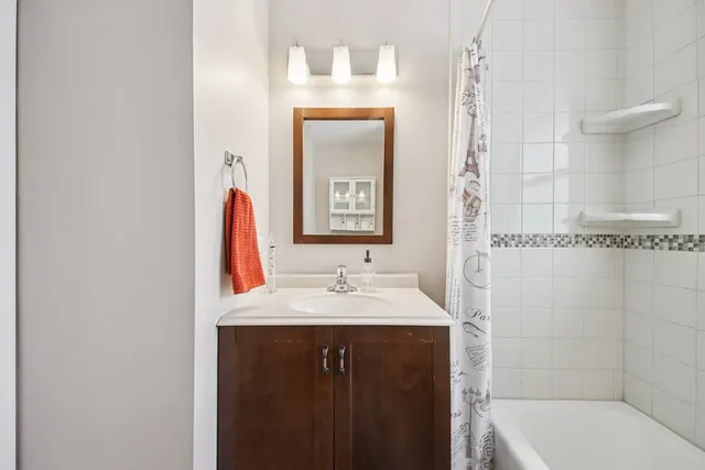 $474,900 | 922 Dearborn Circle, Carol Stream, IL 60188