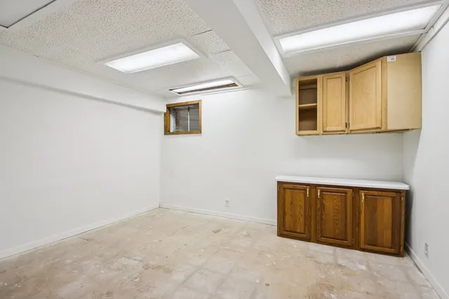 $474,900 | 922 Dearborn Circle, Carol Stream, IL 60188