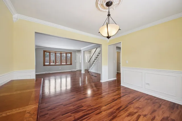 $474,900 | 922 Dearborn Circle, Carol Stream, IL 60188