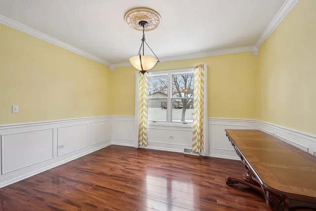 $474,900 | 922 Dearborn Circle, Carol Stream, IL 60188