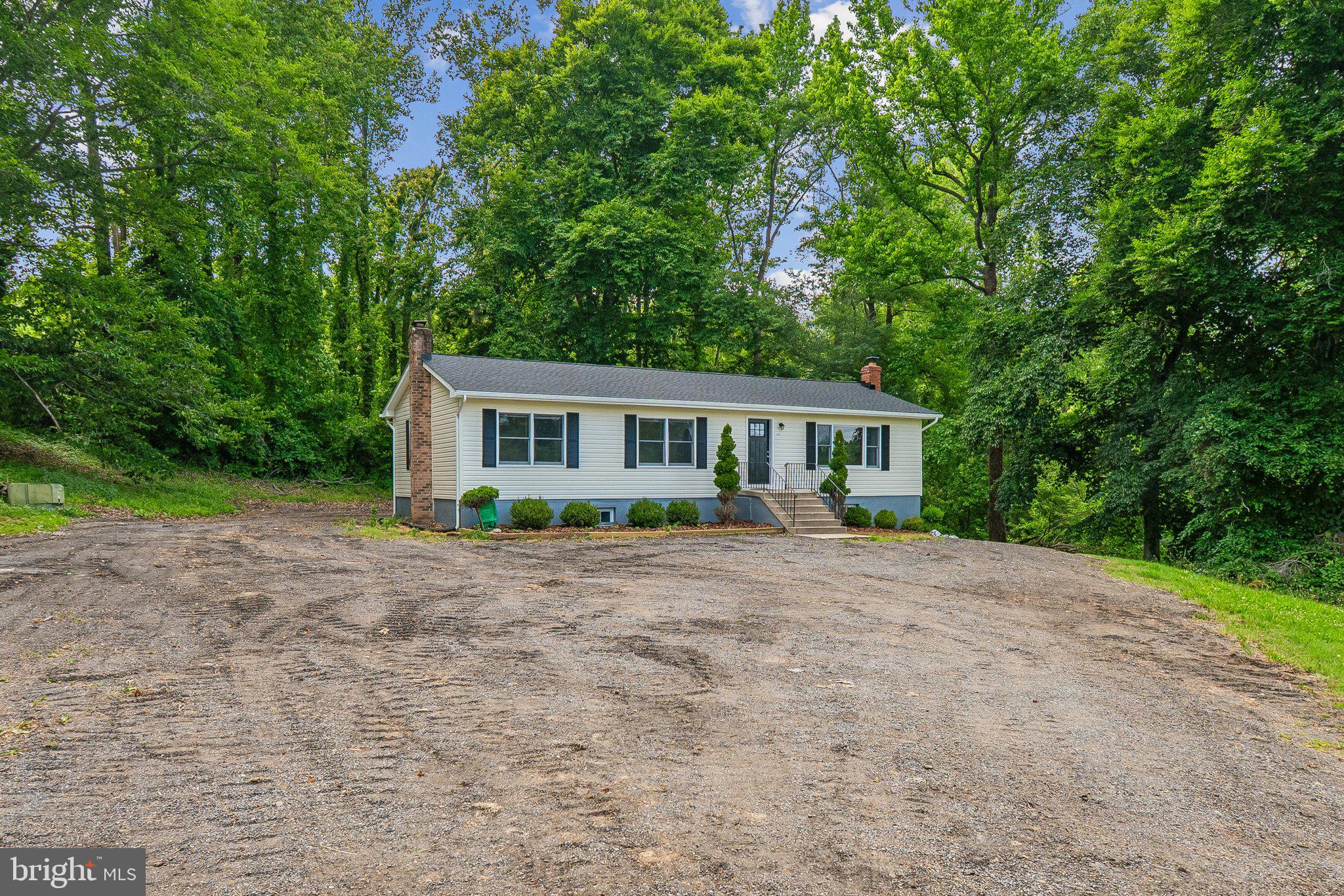 12301 Gallahan Road Clinton, MD 20735 - Photo 2 of 28