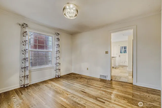 $4,800 | 3246 West Viewmont Way West, Seattle, WA 98199