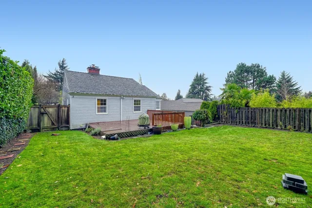 $4,800 | 3246 West Viewmont Way West, Seattle, WA 98199