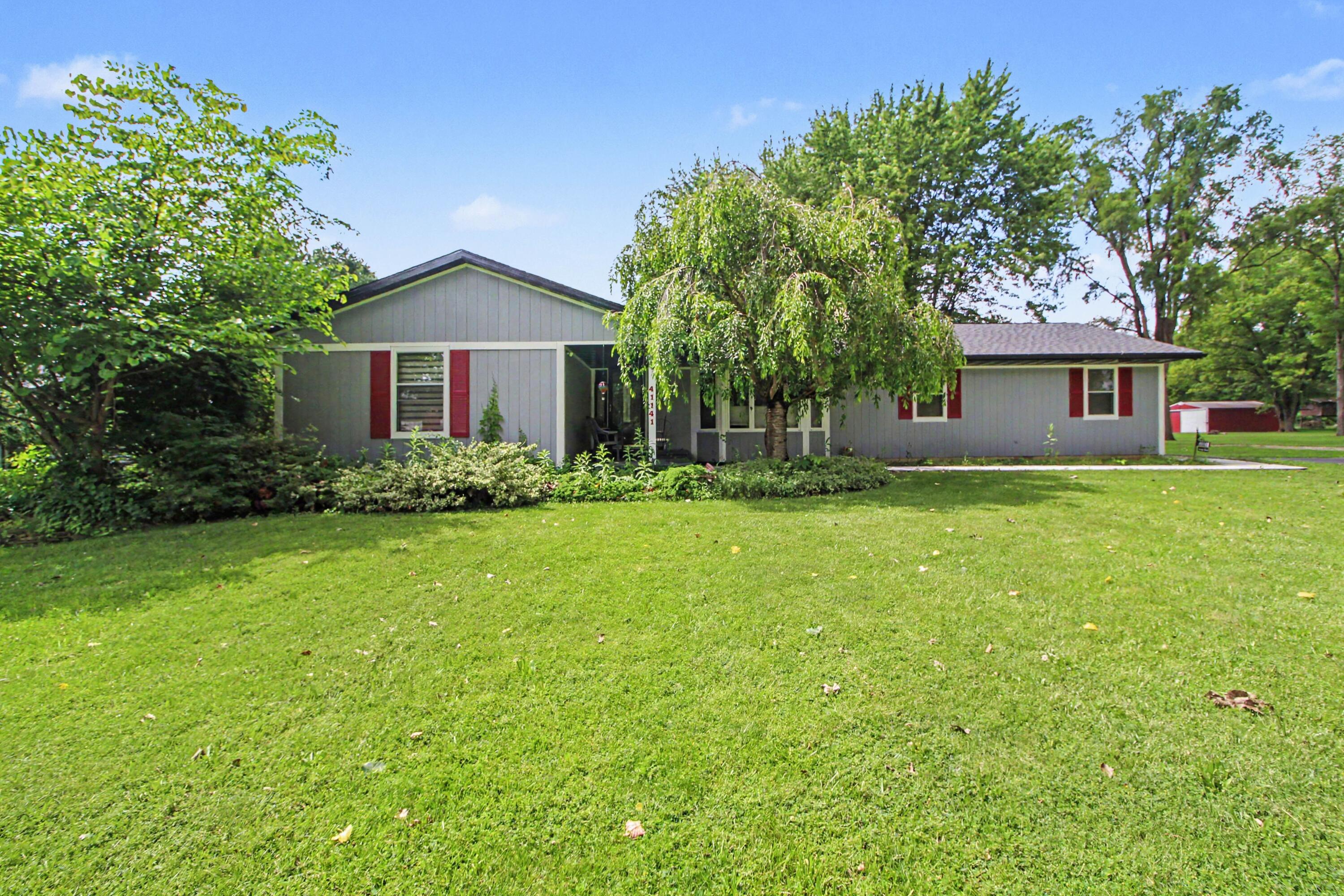 41141 Savage Road Belleville, MI 48111 - Photo 4 of 26 002_file_6214