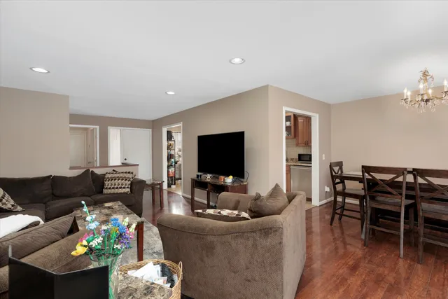 $345,000 | 4644 Laurel Club Circle, West Bloomfield, MI 48323